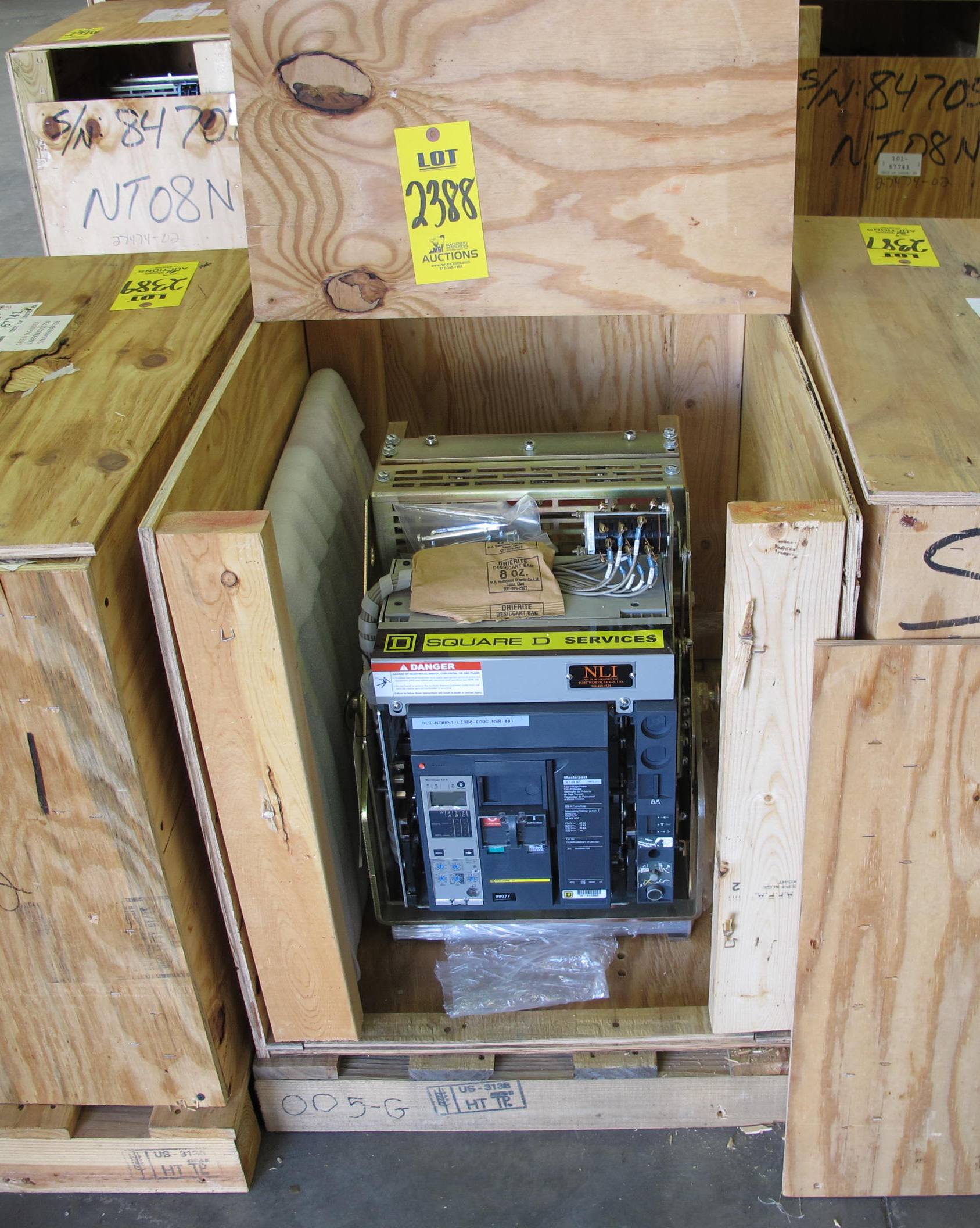 BREAKER, CIRCUIT, 600 FRAME AMP RATING, MASTERPACT NT 08N1 KIND, 3 POLE, 480 VOLT RATING SQUARE D DIRECT REPLACEMENT FOR NSR ABB K-600S INCLUDES ONE NEW 18" DOOR, MOUNTS USING EXISTING HINGES > CONTINUOUS CURRENT: 600A > INTERRUPTING RATING: 30KA @ 535VAC > 125VDC OPERATED > MICROLOGIC TRIP UNIT 5.0A > 250A SENSOR > 250A SENSOR PLUG > 18" DOOR, PART # NLI-NT08N1-LISB8-EODC-NSR-001 (W-44) LOADING & HANDLING FEE $15-